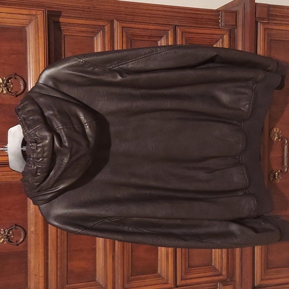 Faux leather jacket - Picture 2 of 3